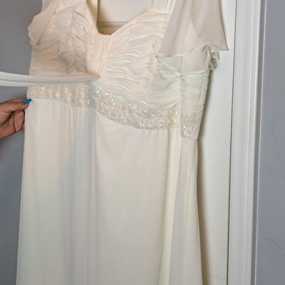 Creme Colored Wedding Dress-Size 20 - Picture 7 of 9